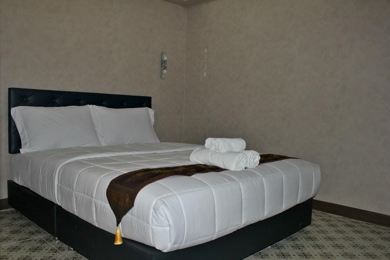 Everest Boutique Hotel Bangkok Esterno foto