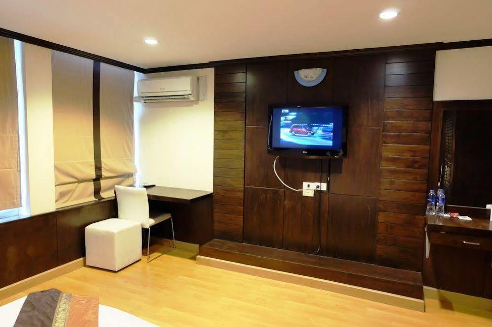 Everest Boutique Hotel Bangkok Esterno foto
